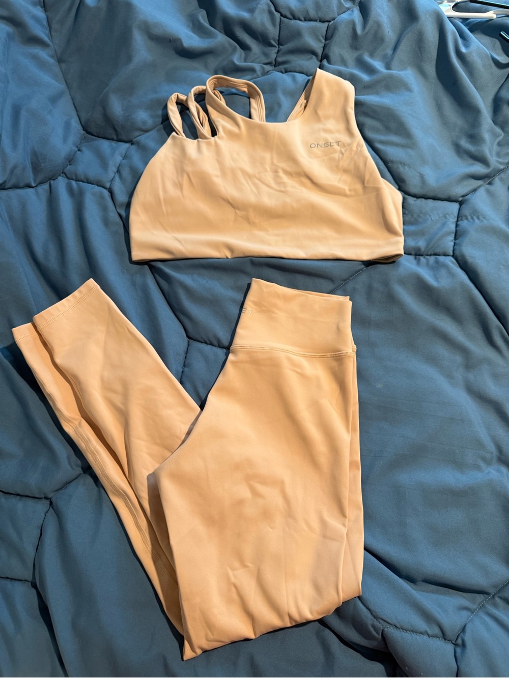 Onset High-Waist Leggings & Sports Bra Set - Peach
